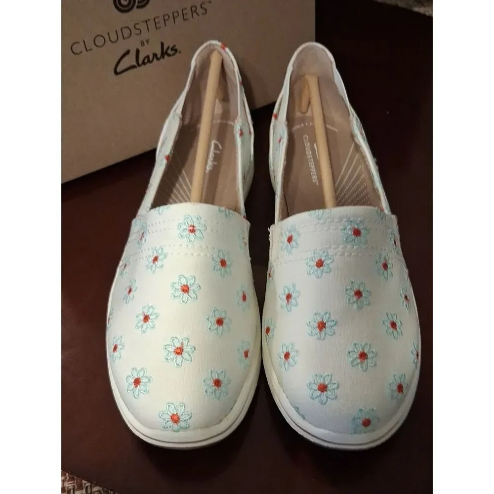 Clarks Cloud Stepper Breeze Step Daisy Size 9M New With Box